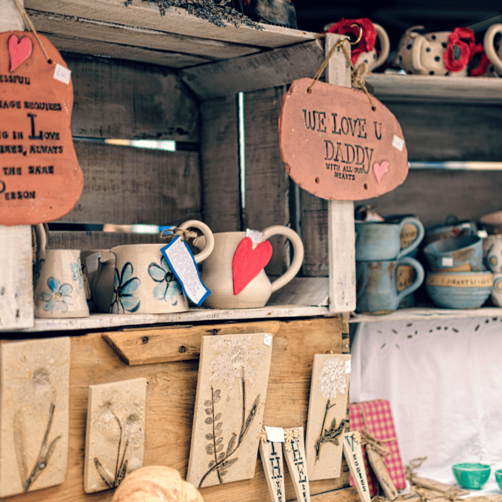 Vendre ses créations artisanales sur un marché de créateur